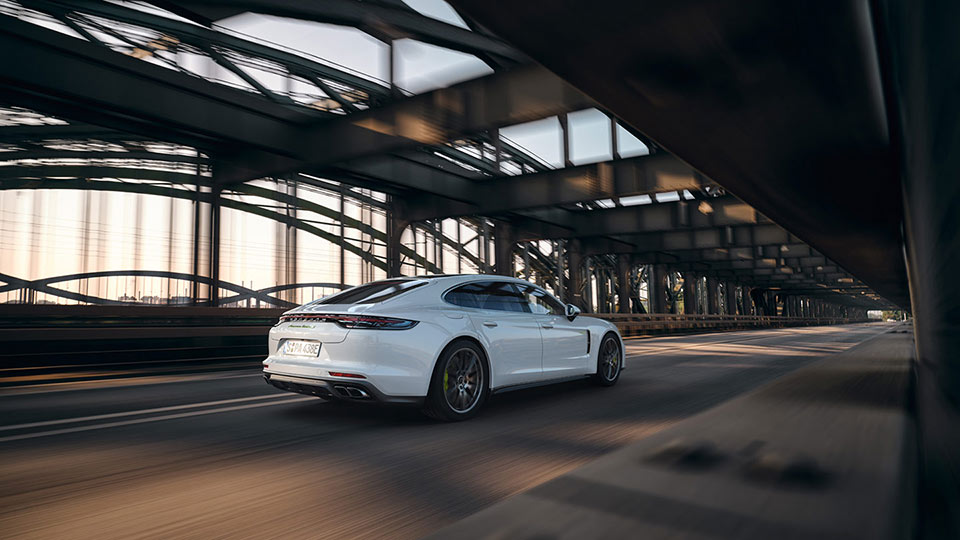 Porsche InnoDrive including adaptive cruise control