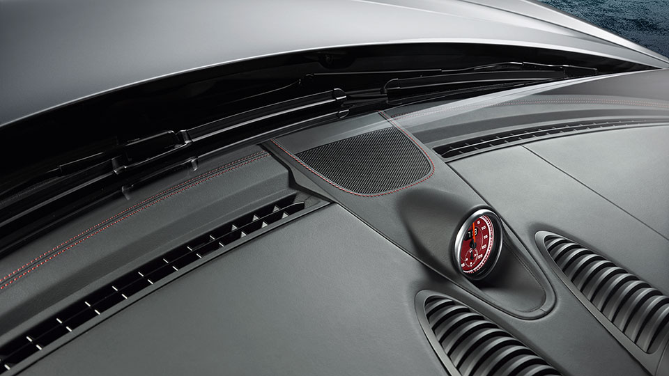 Dashboard trim package leather with coloured decorative stitching