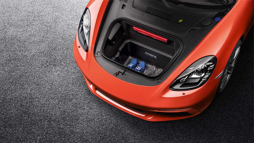 Front luggage compartment pan