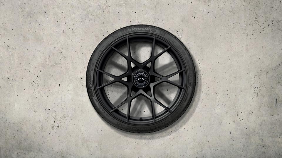 20-inch 718 Cayman GT4 RS winter wheel-and-tire set painted in Black (satin-gloss)