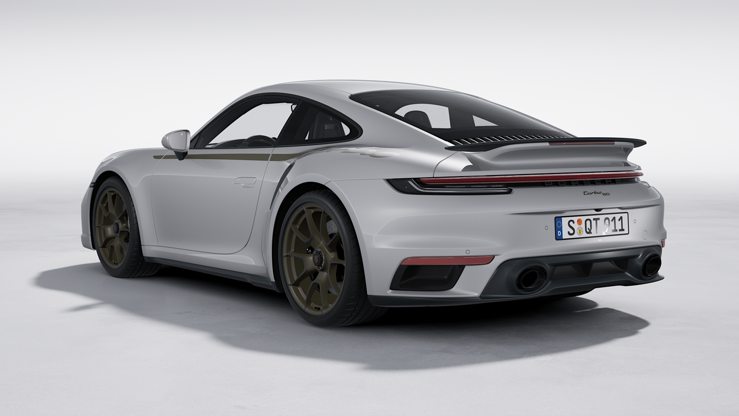 Taillight strip with ‘PORSCHE’ lettering