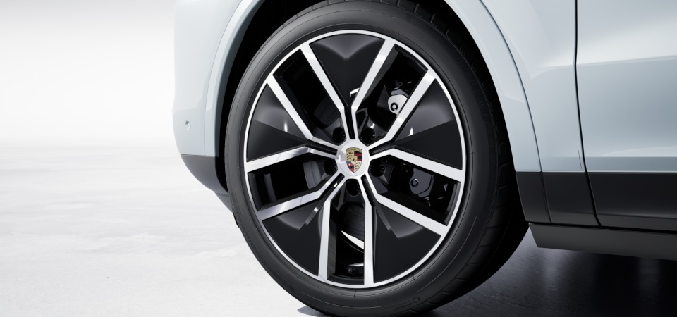 21-inch AeroDesign wheels with wheel arch extensions in exterior colour