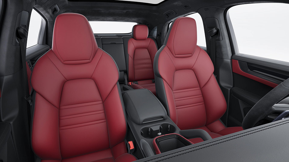 Leather interior in two-tone combination, smooth-finish leather Black and Bordeaux Red