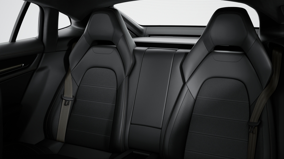 Leather interior in Black with interior package Turbonite