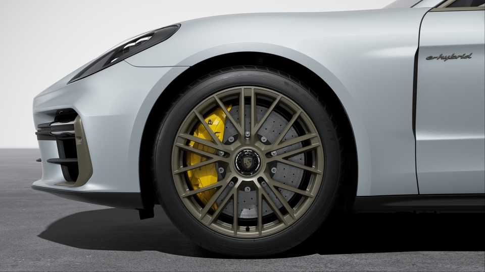 21-inch Panamera Turbo S wheels with central lock