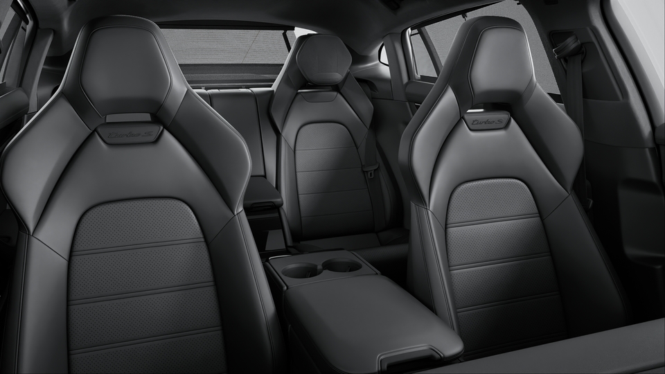 Leather interior in Black, smooth-finish leather