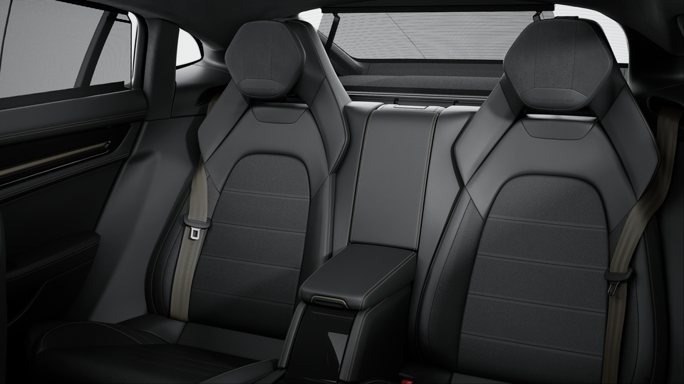 Leather interior in Black with interior package Turbonite