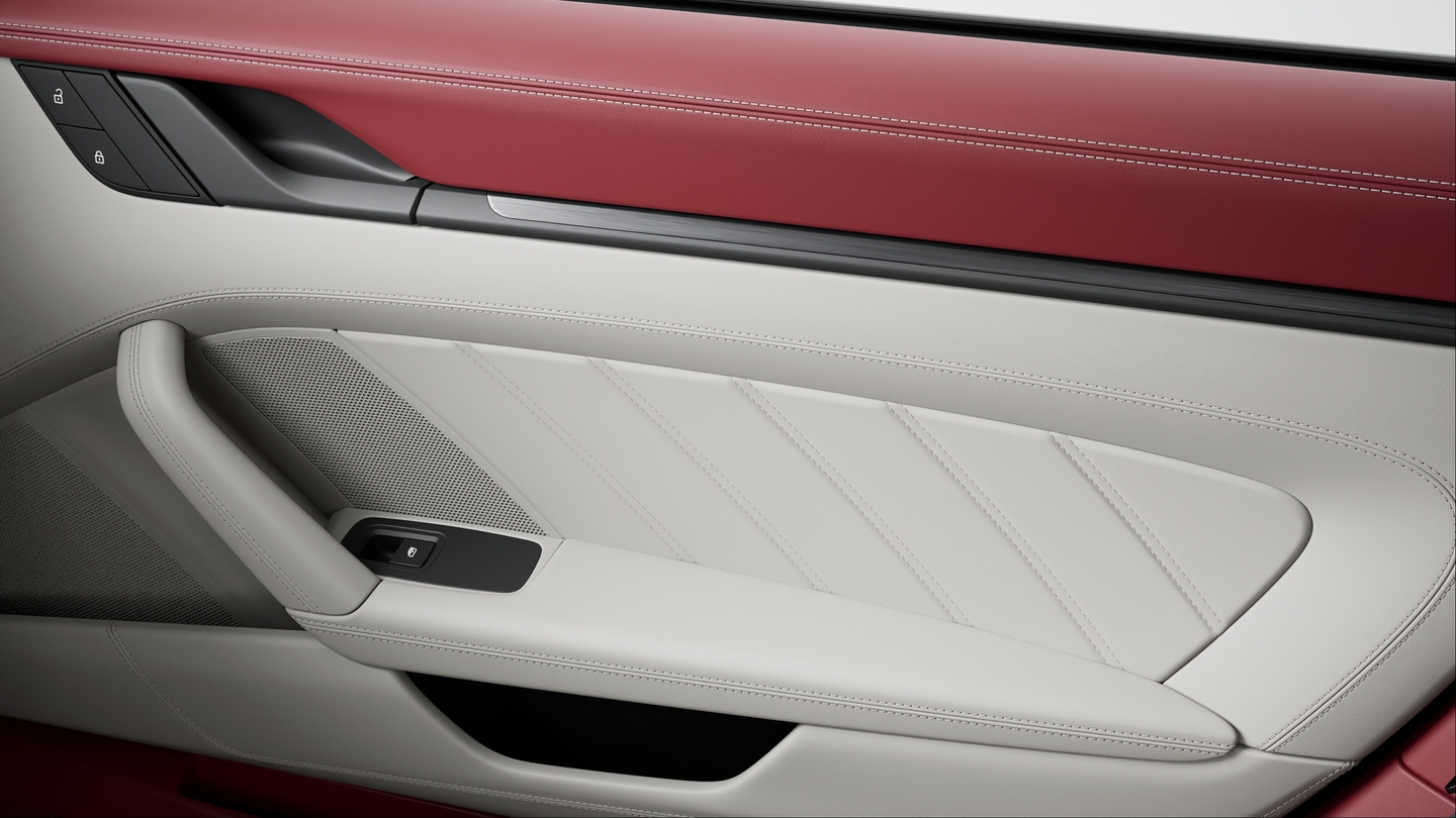 Exclusive Manufaktur 真皮内饰