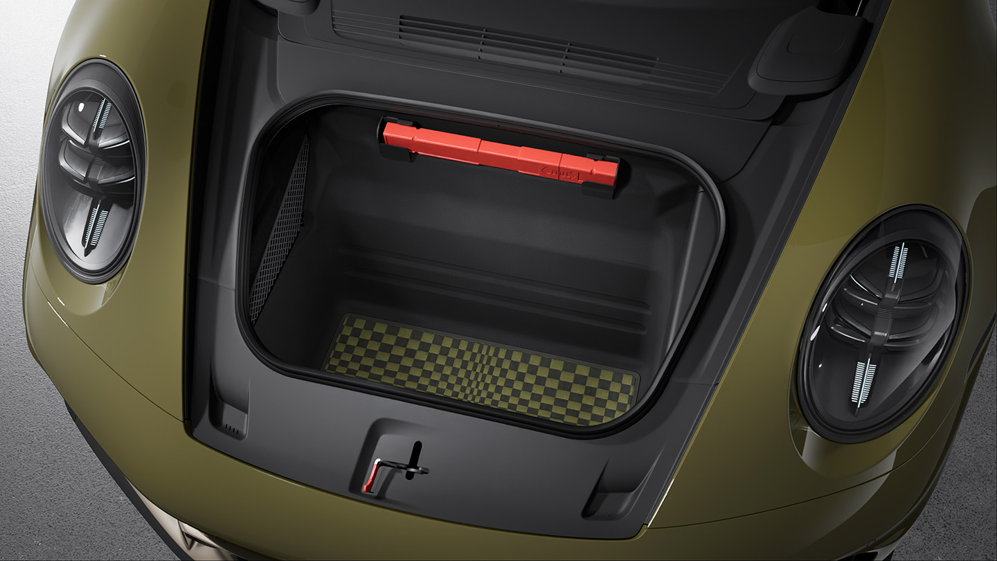 Club leather interior in Basalt Black with textile Pasha in Black/Olive Neo
