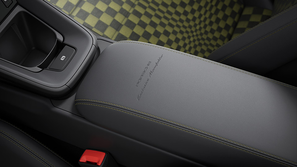 Club leather interior in Basalt Black with textile Pasha in Black/Olive Neo