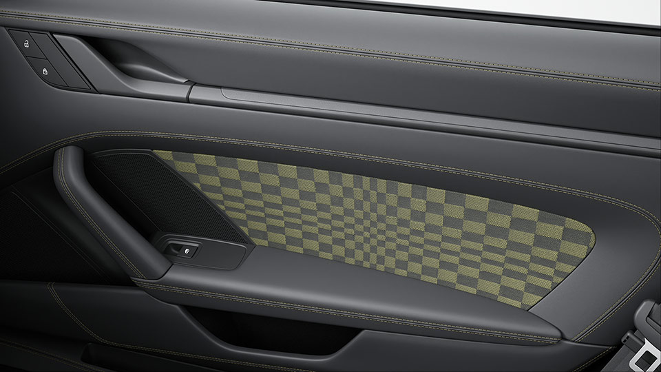 Club leather interior in Basalt Black with textile Pasha in Black/Olive Neo
