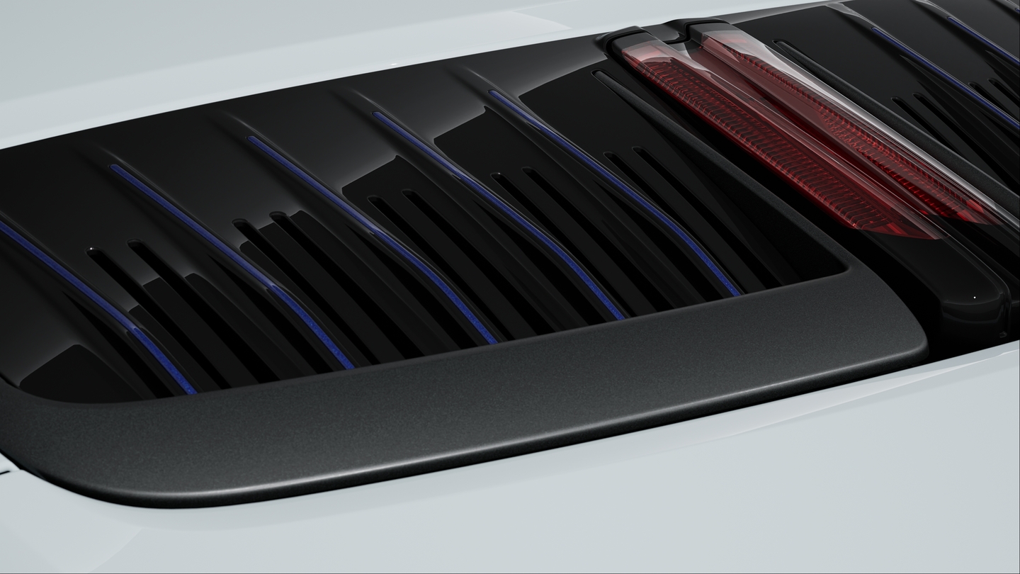 Carrera T exterior package with contrasting colour in Gentian Blue