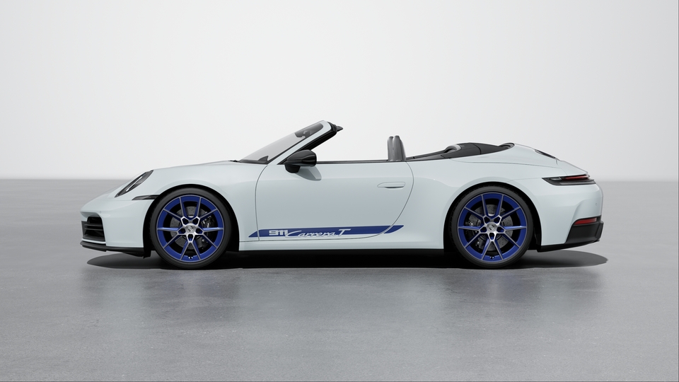 Carrera T exterior package with contrasting colour in Gentian Blue