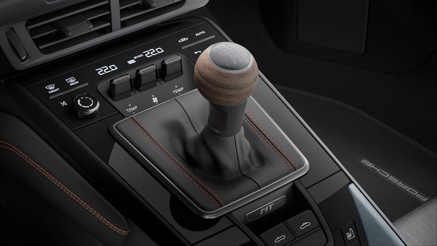Interior Trim Package with decorative Stitching in contrasting Colour