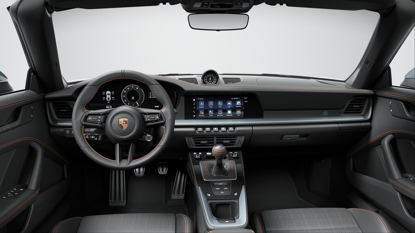 Interior Trim Package with decorative Stitching in contrasting Colour