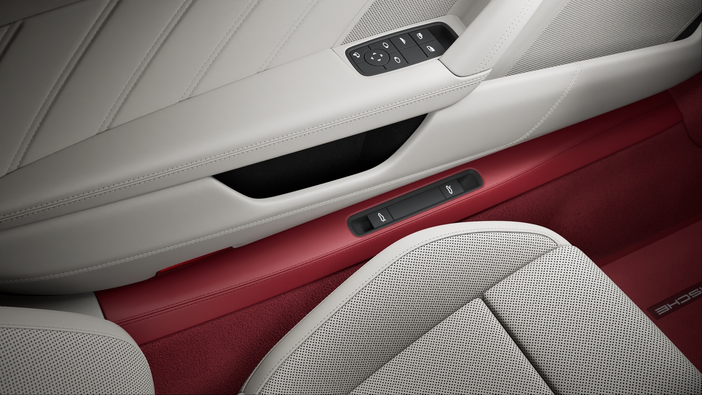 Extended Package Leather Interior Exclusive Manufaktur