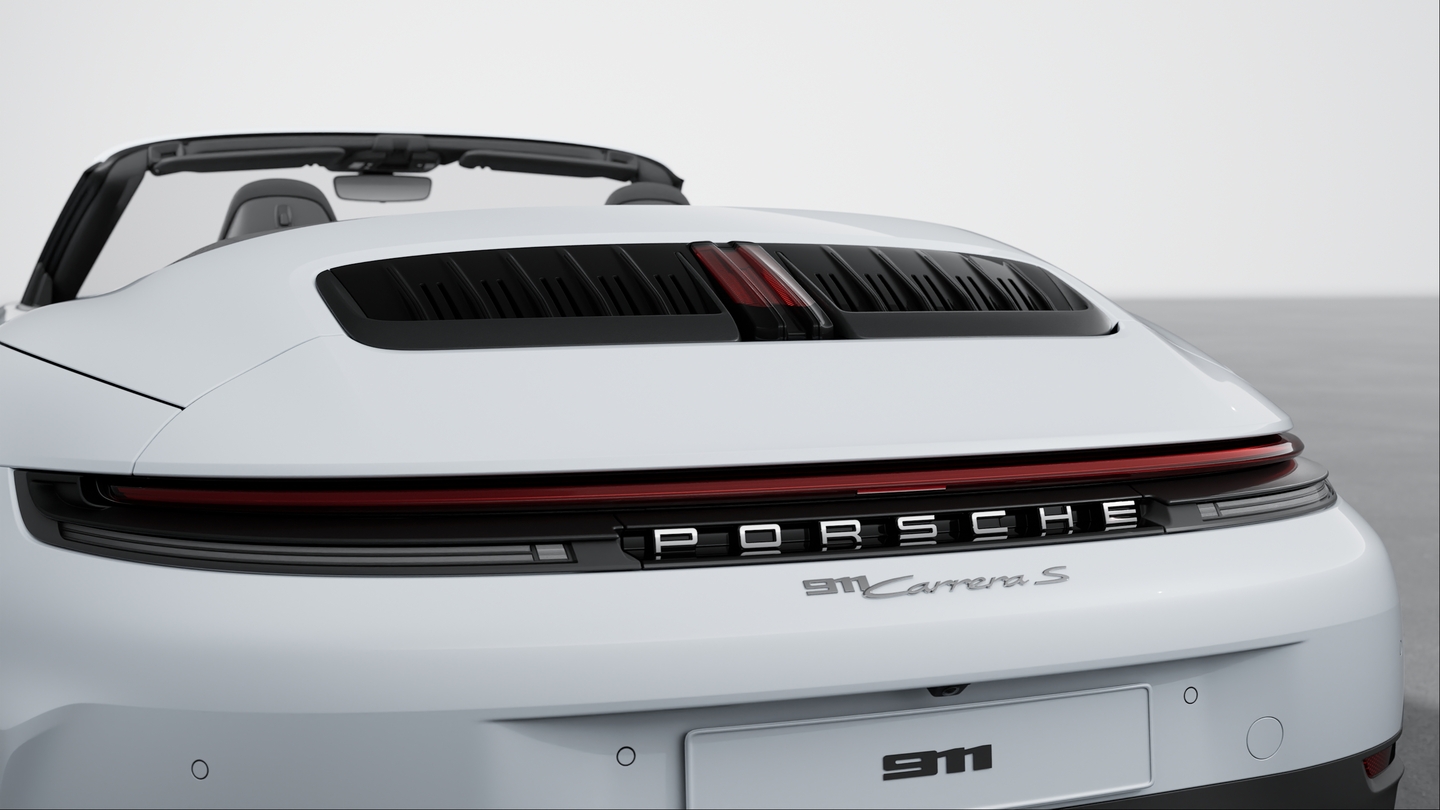 Taillight strip with ‘PORSCHE’ lettering