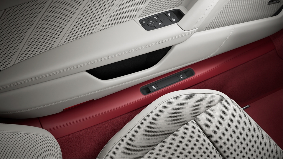 Extended Package Leather Interior Exclusive Manufaktur