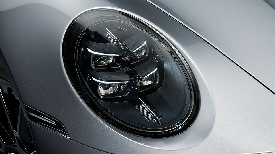 Tinted HD-Matrix LED Main Headlights