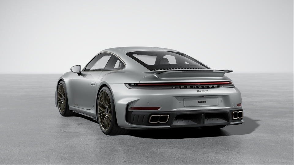 Taillight strip with ‘PORSCHE’ lettering