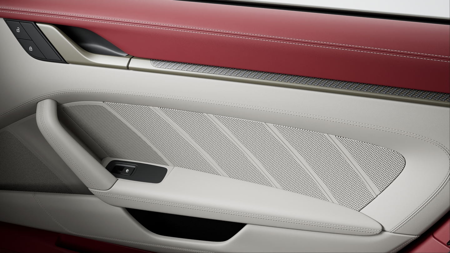 Exclusive Manufaktur 真皮内饰