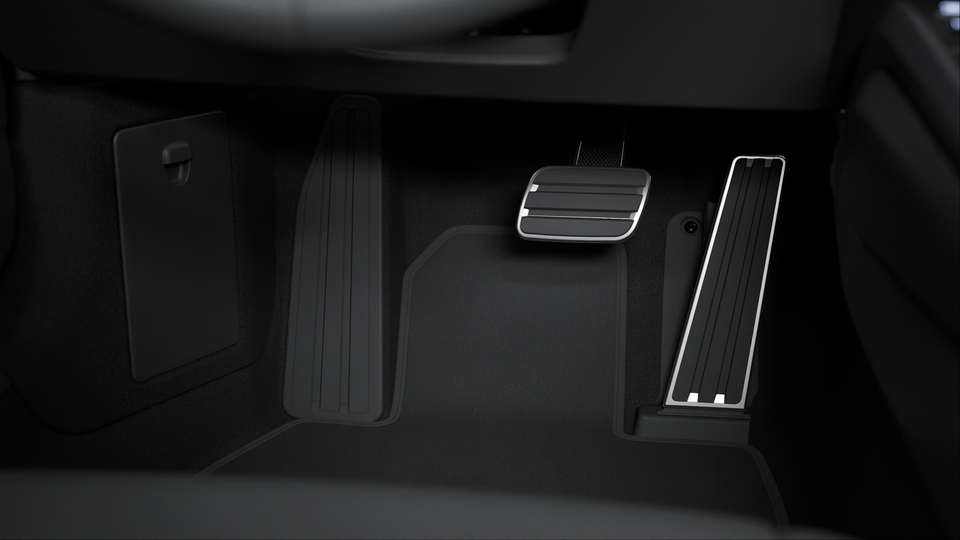 Pedals and footrest in Black