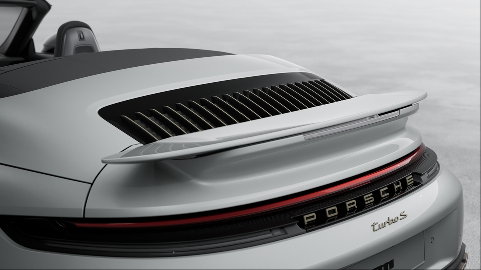Rear lid grille with vertical slats in Turbonite