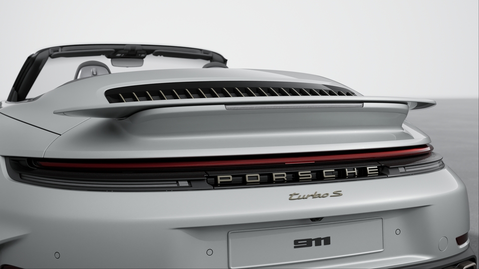 Taillight strip with ‘PORSCHE’ lettering
