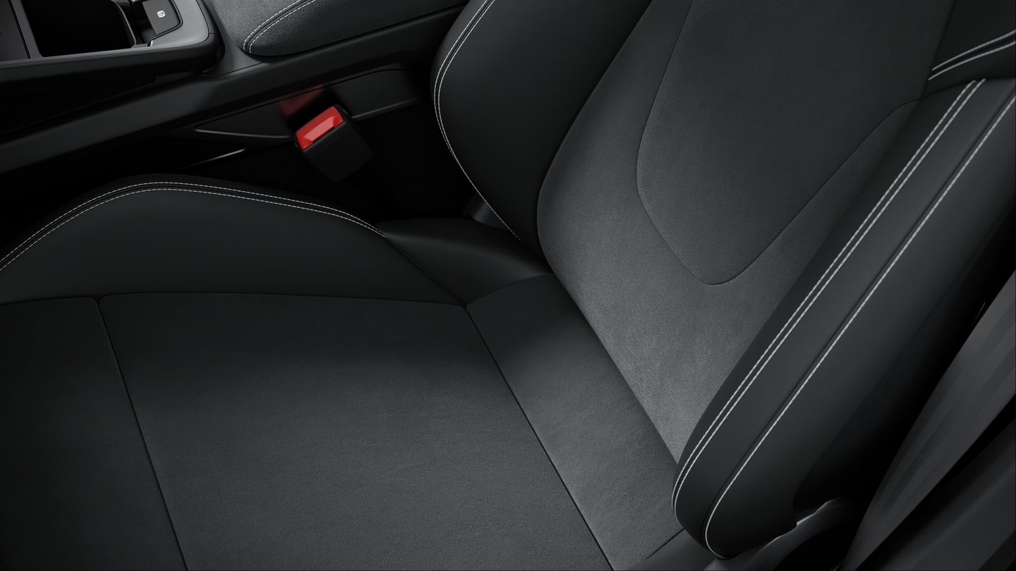 Interior with extensive leather / Race-Tex items Black with contrasting colour GT Silver