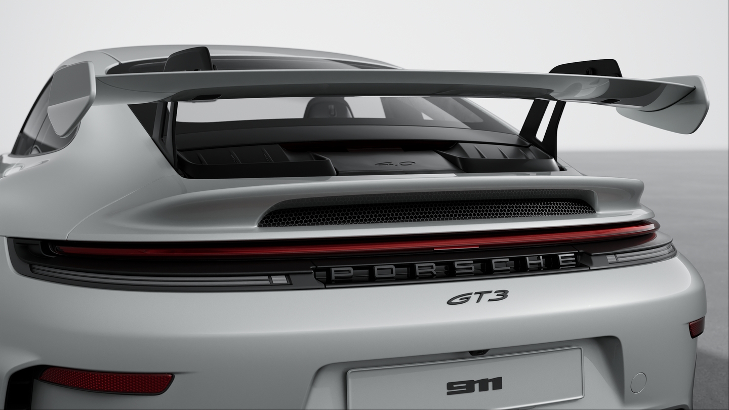 带 “PORSCHE” 标志的条形尾灯