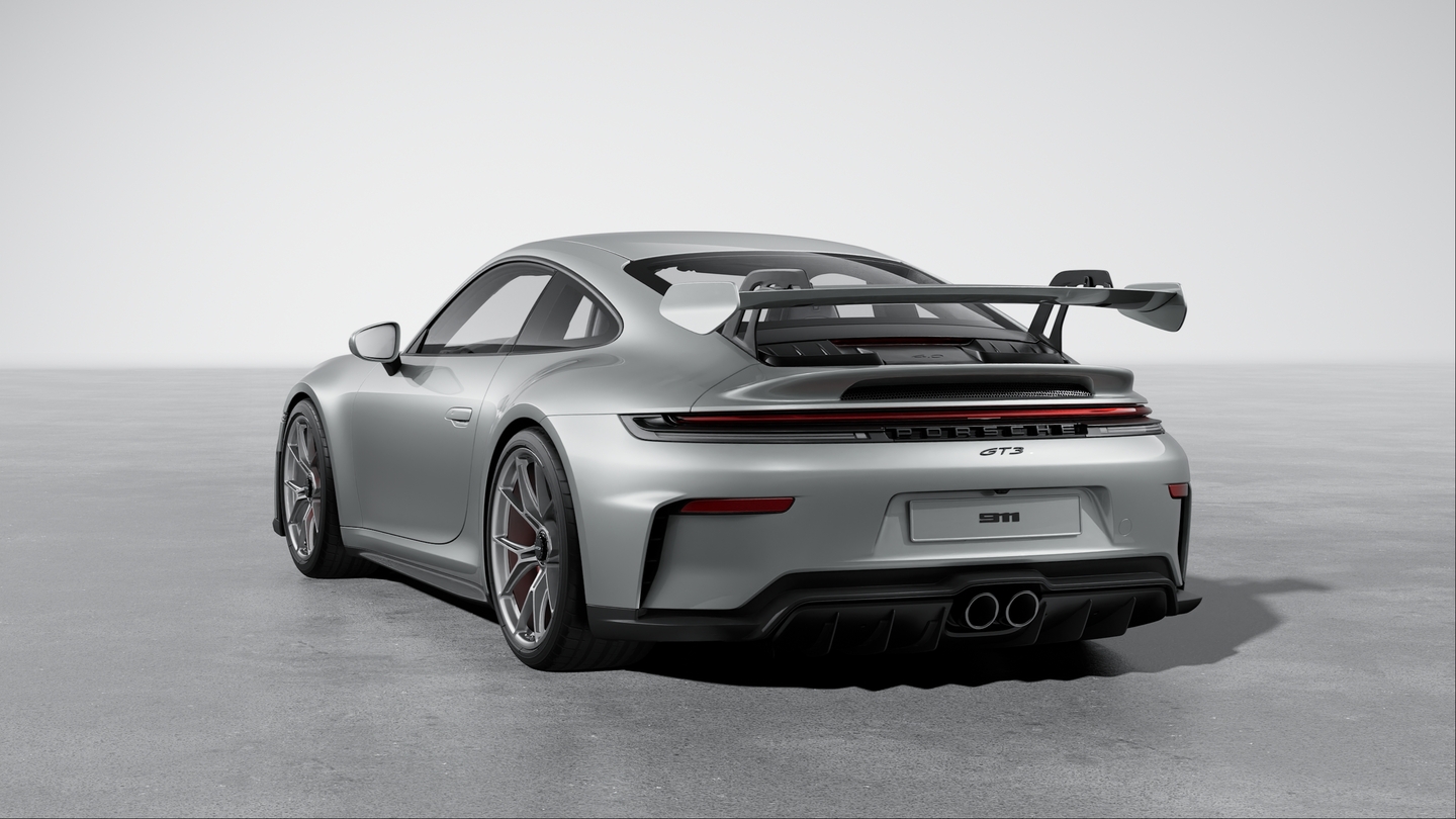 Taillight strip with ‘PORSCHE’ lettering