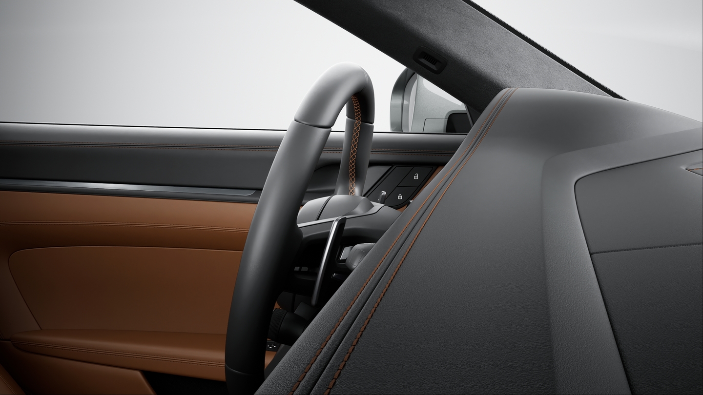 Exclusive Manufaktur 真皮内饰