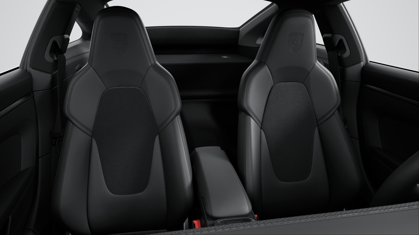 Interior with extensive leather items Black