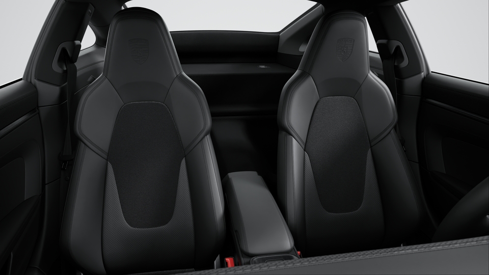 Interior with extensive leather items Black