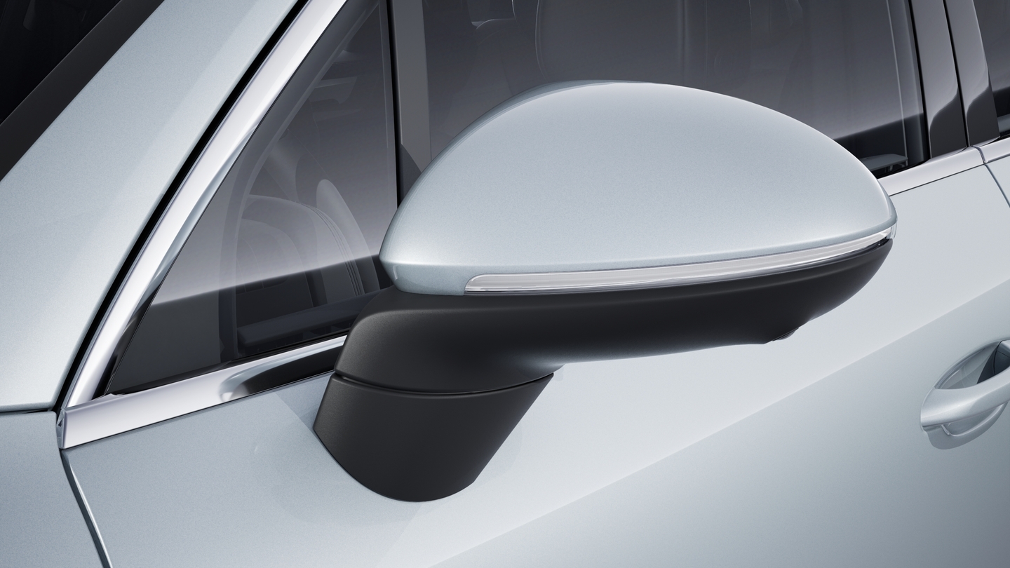 Exterior mirror lower trims including mirror base in Black