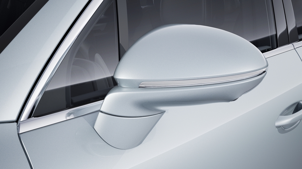 Exterior mirrors painted in exterior colour