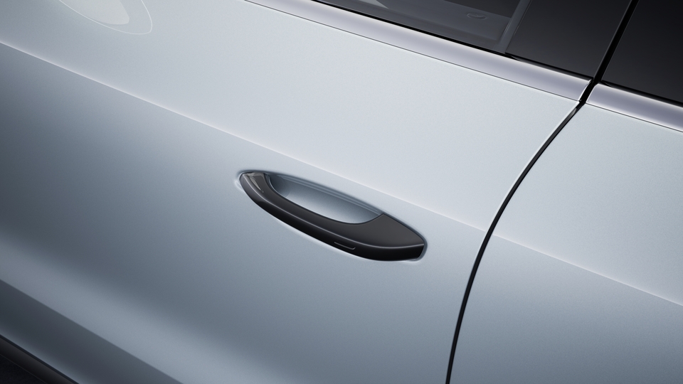 Door release levers painted in Black (high-gloss)