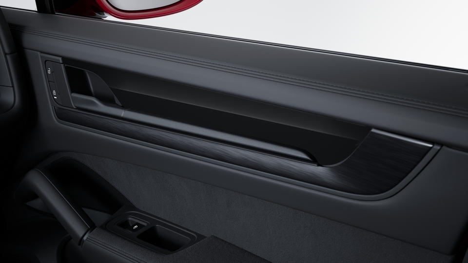 Interior trim in Black brushed aluminium