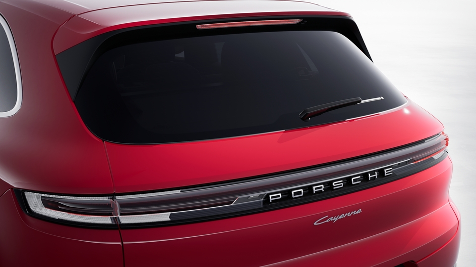 Rear screen wiper trim painted in Black (high-gloss)