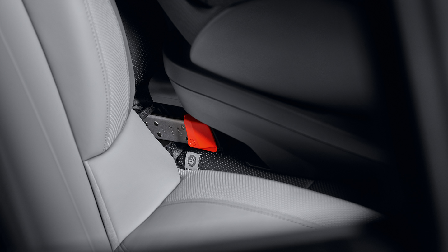 ISOFIX child seat mounting points on front passenger seat