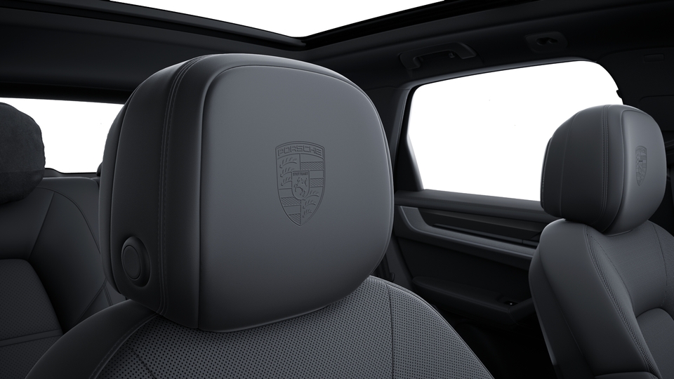 Porsche Crest on headrests front seats (in conjunction with comfort pillows in the rear)