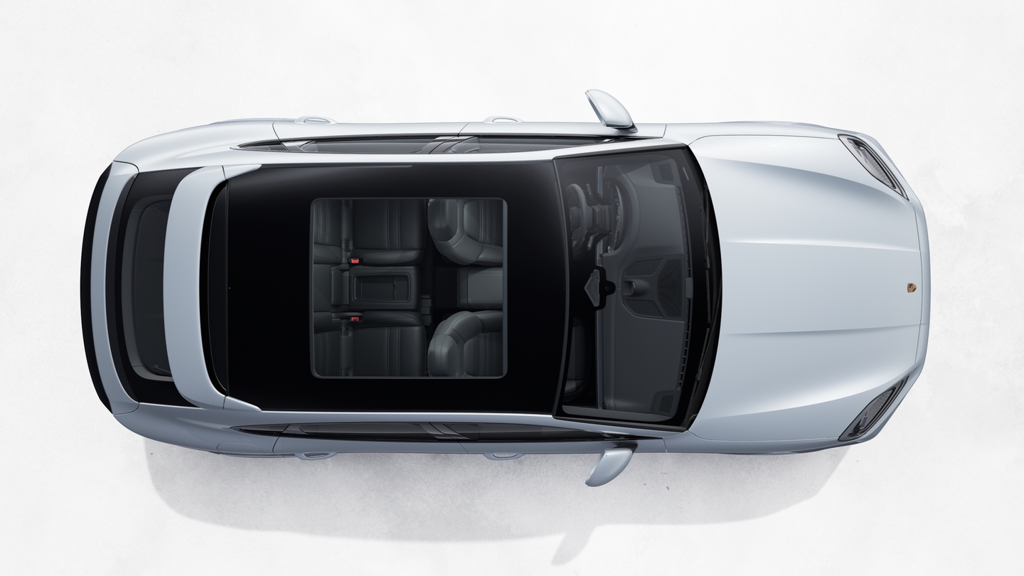 Roof spoiler in exterior color