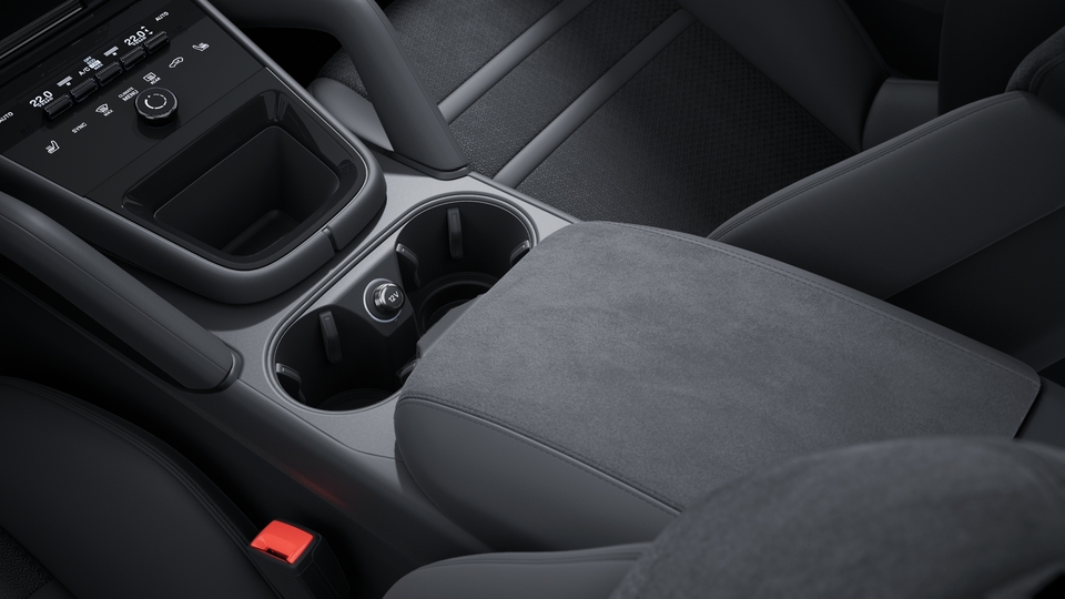 Race-Tex interior with leather Black, smooth-finish leather