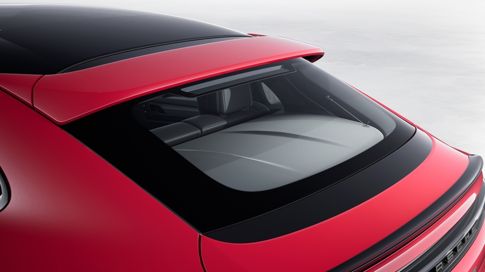 Roof spoiler in exterior colour