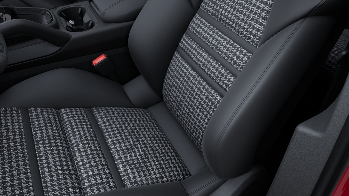 Premium Plus Sport Package in Carbon Fibre