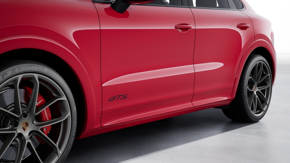 Premium Plus Sport Package in Carbon Fibre