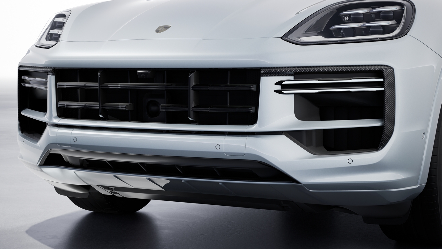 Premium Plus Sport Package in Carbon Fibre