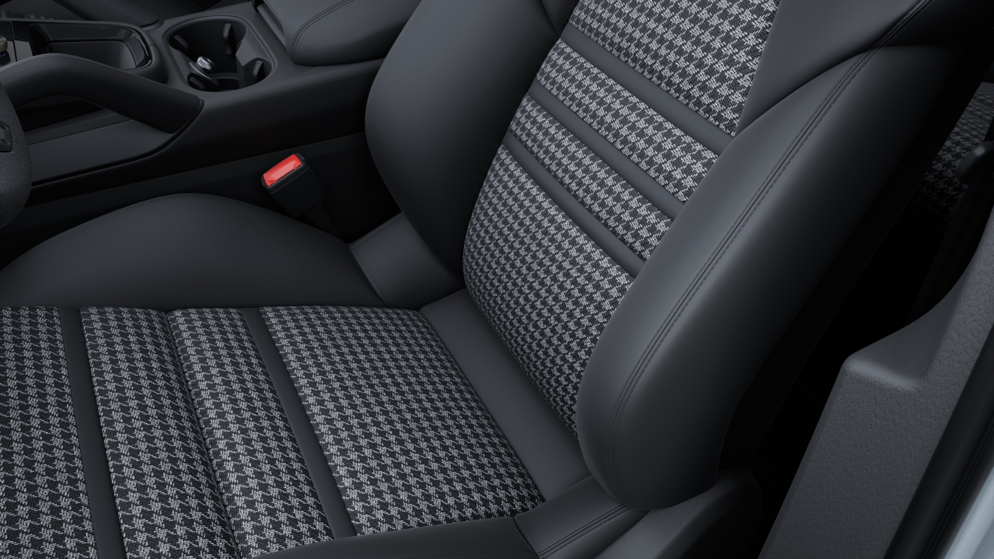 Premium Plus Sport Package in Carbon Fibre