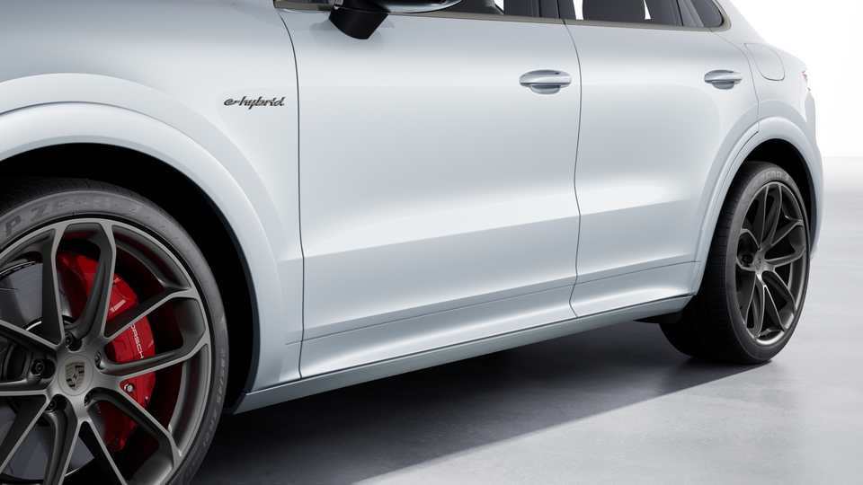 Premium Plus Sport Package in Carbon Fibre
