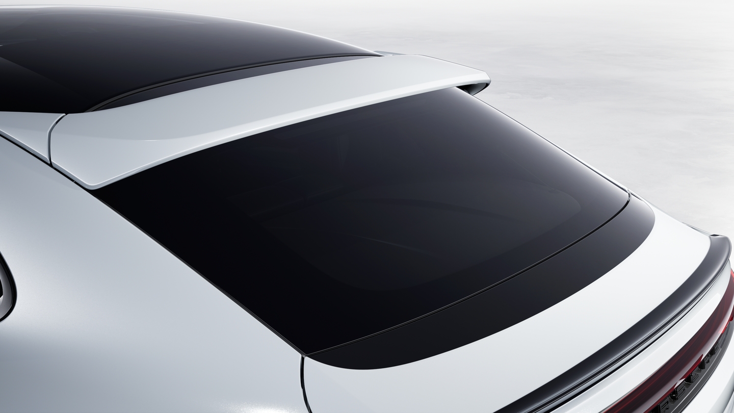 Roof spoiler in exterior colour